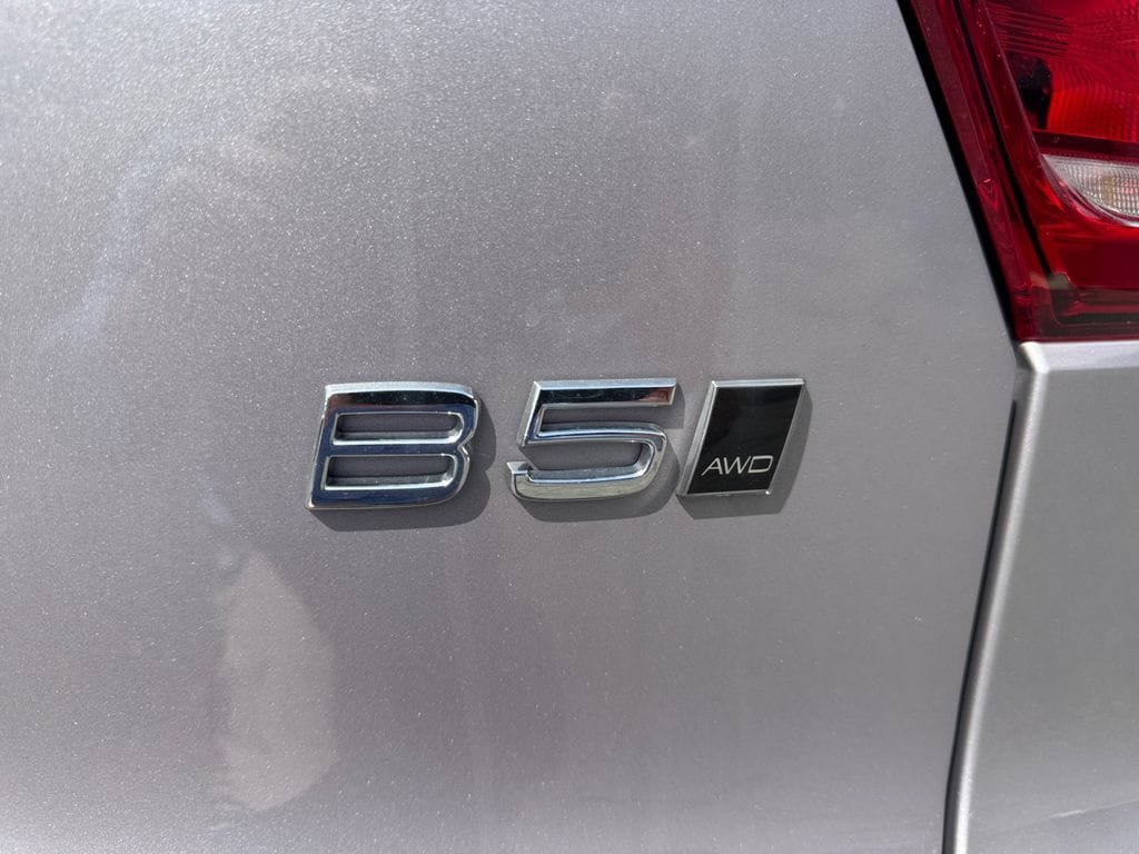 New 2026 Volvo XC40 B5 Plus w/ Protection Package Premier AWD/4WD image 10