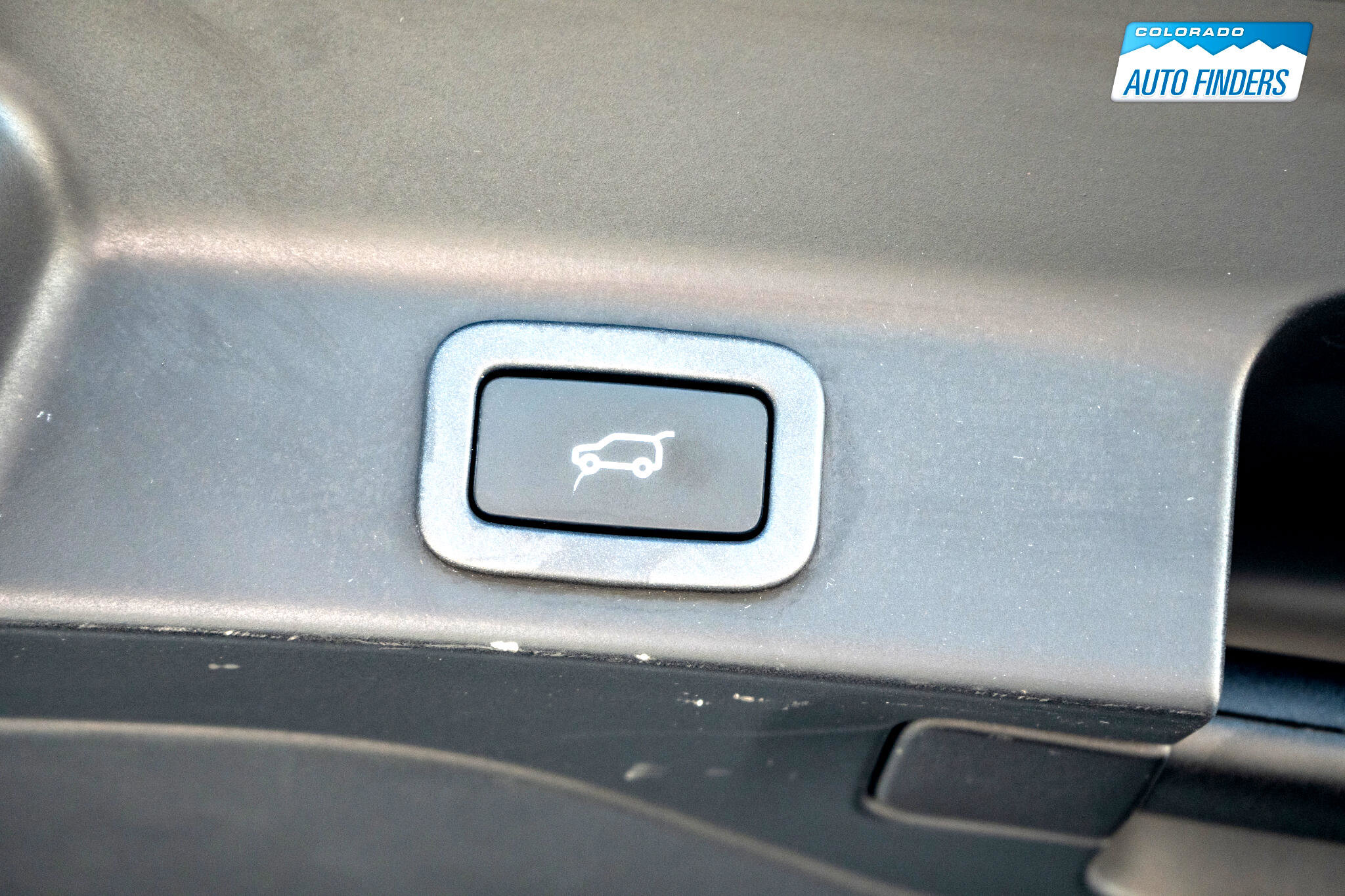 Used 2018 Jaguar F-PACE R-Sport image 28