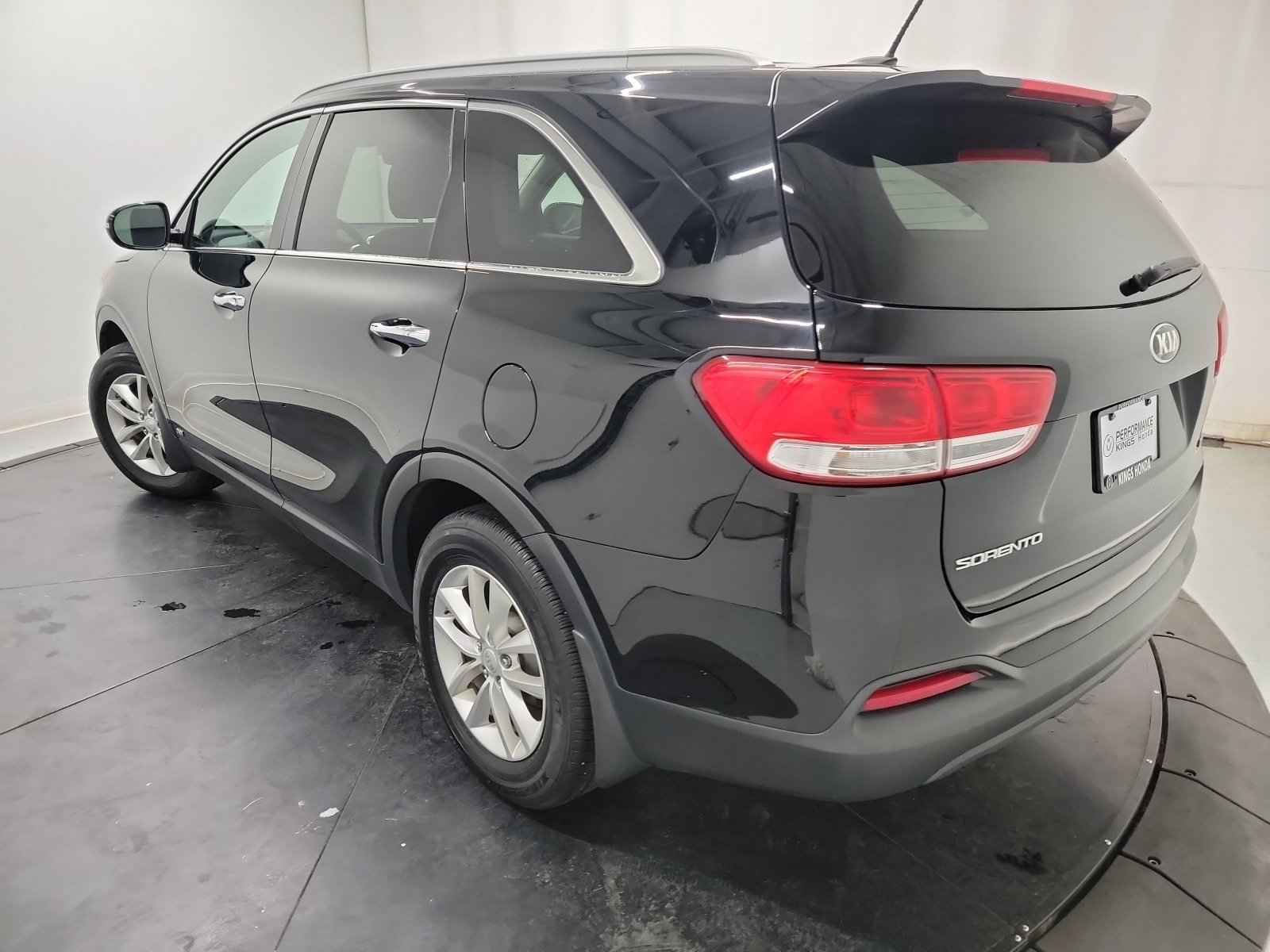 Used 2017 Kia Sorento LX image 6