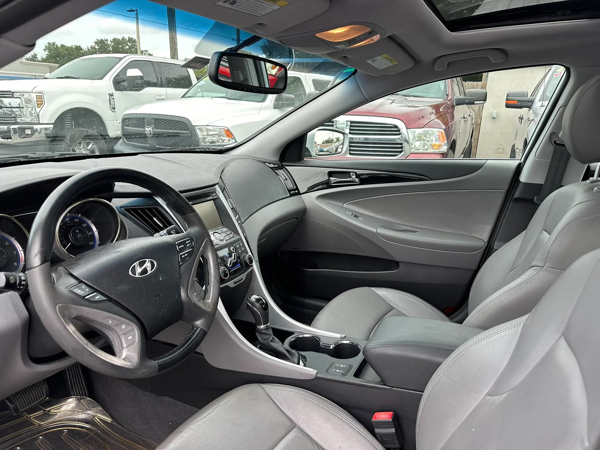 Used 2011 Hyundai Sonata Limited w/ Navigation Pkg 5 FWD image 10