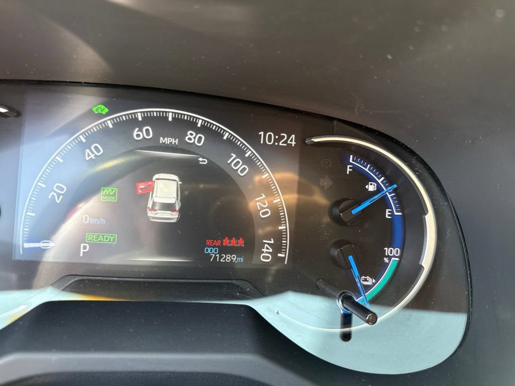 Used 2021 Toyota RAV4 SE w/ Weather & Moonroof Package AWD/4WD image 16