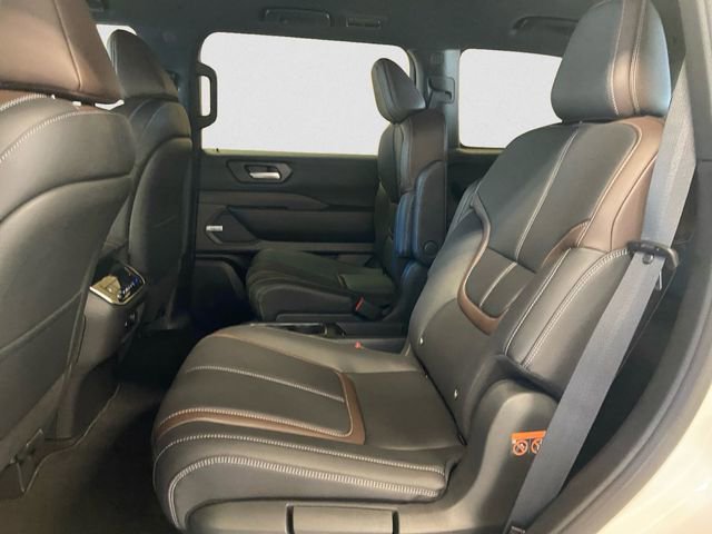 New 2026 Nissan Armada SL w/ Captain's Chari Seat Package image 13