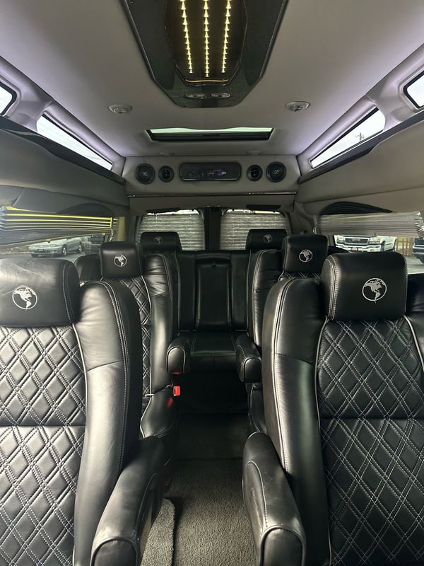 Used 2019 GMC Savana 2500 Extended image 11