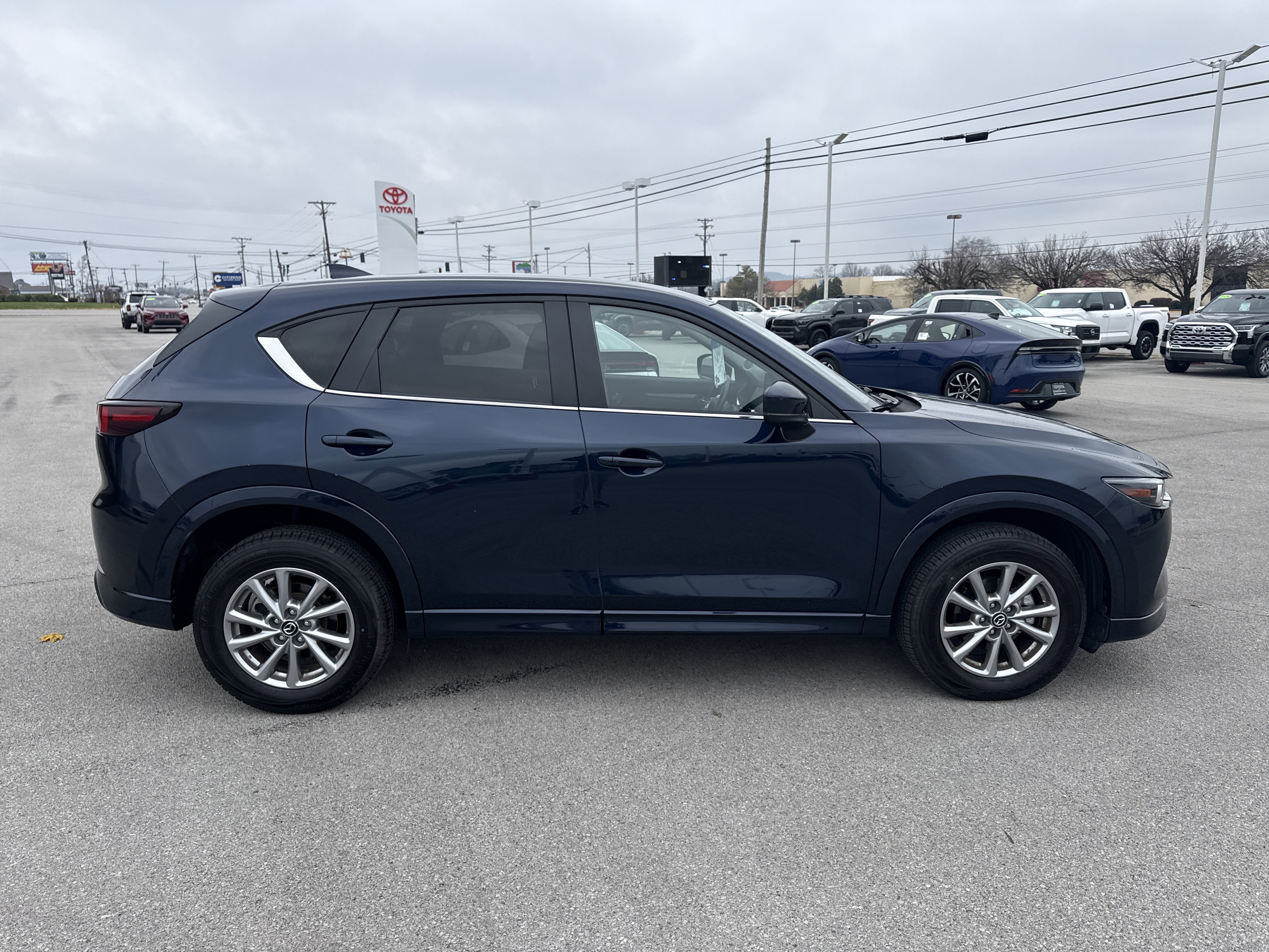 Used 2025 MAZDA CX-5 AWD 2.5 S w/ Select Package image 4