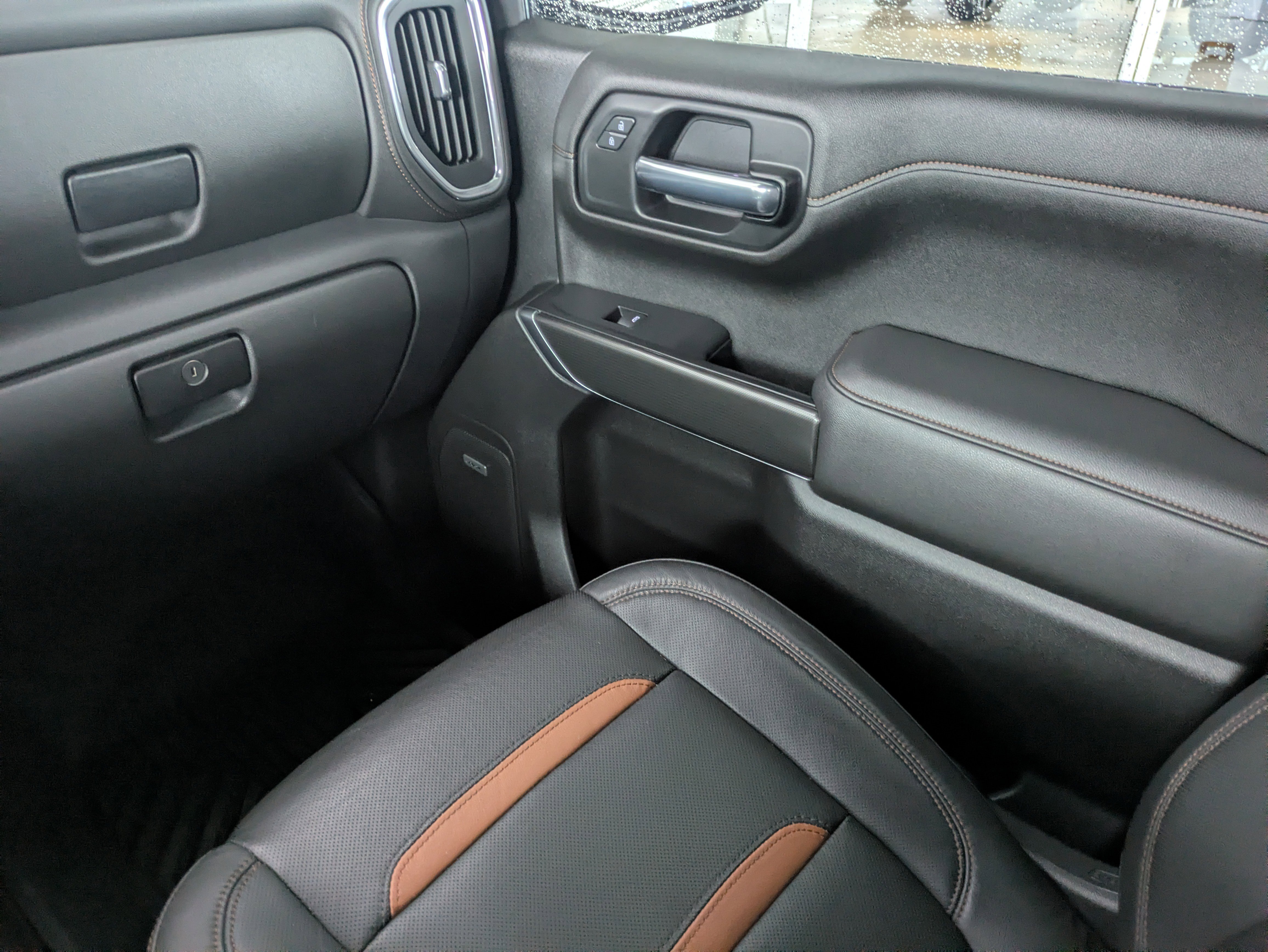 Used 2021 GMC Sierra 1500 AT4 w/ AT4 Premium Package AWD/4WD image 10