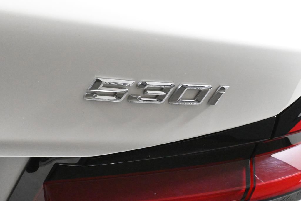 Certified 2022 BMW 530i xDrive w/ Convenience Package image 37