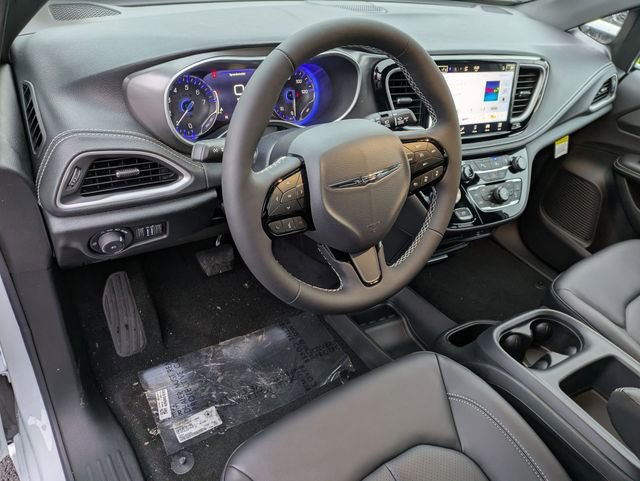 New 2026 Chrysler Pacifica Select w/ S Appearance Package FWD image 9