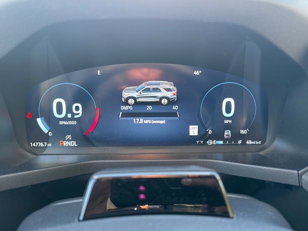 Used 2025 Ford Explorer Platinum w/ LUX Leather Package image 2