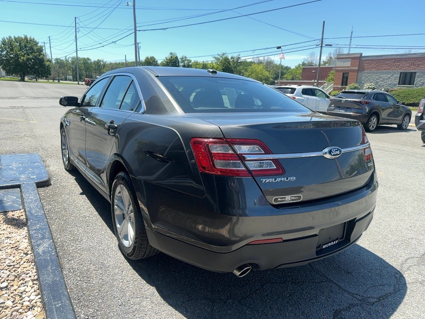 Used 2017 Ford Taurus SEL FWD image 5