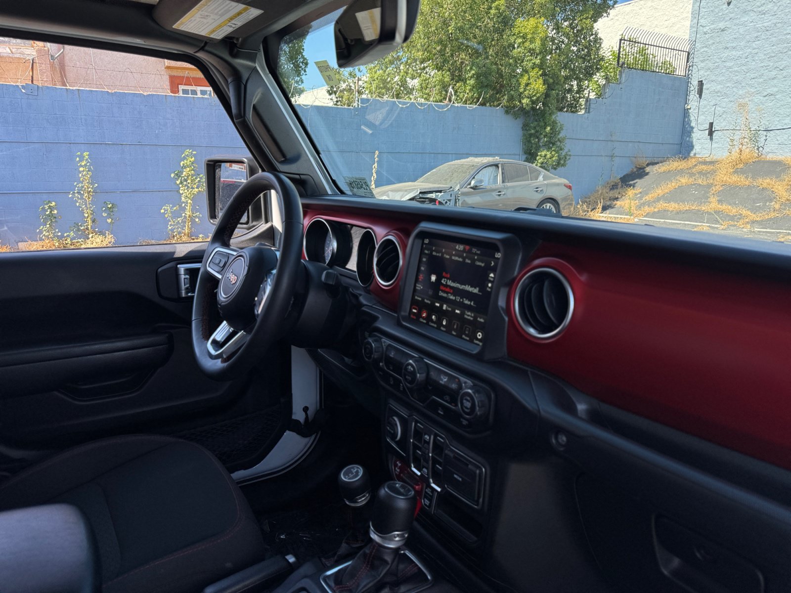 Used 2023 Jeep Gladiator Rubicon w/ Trailer Tow Package AWD/4WD image 15