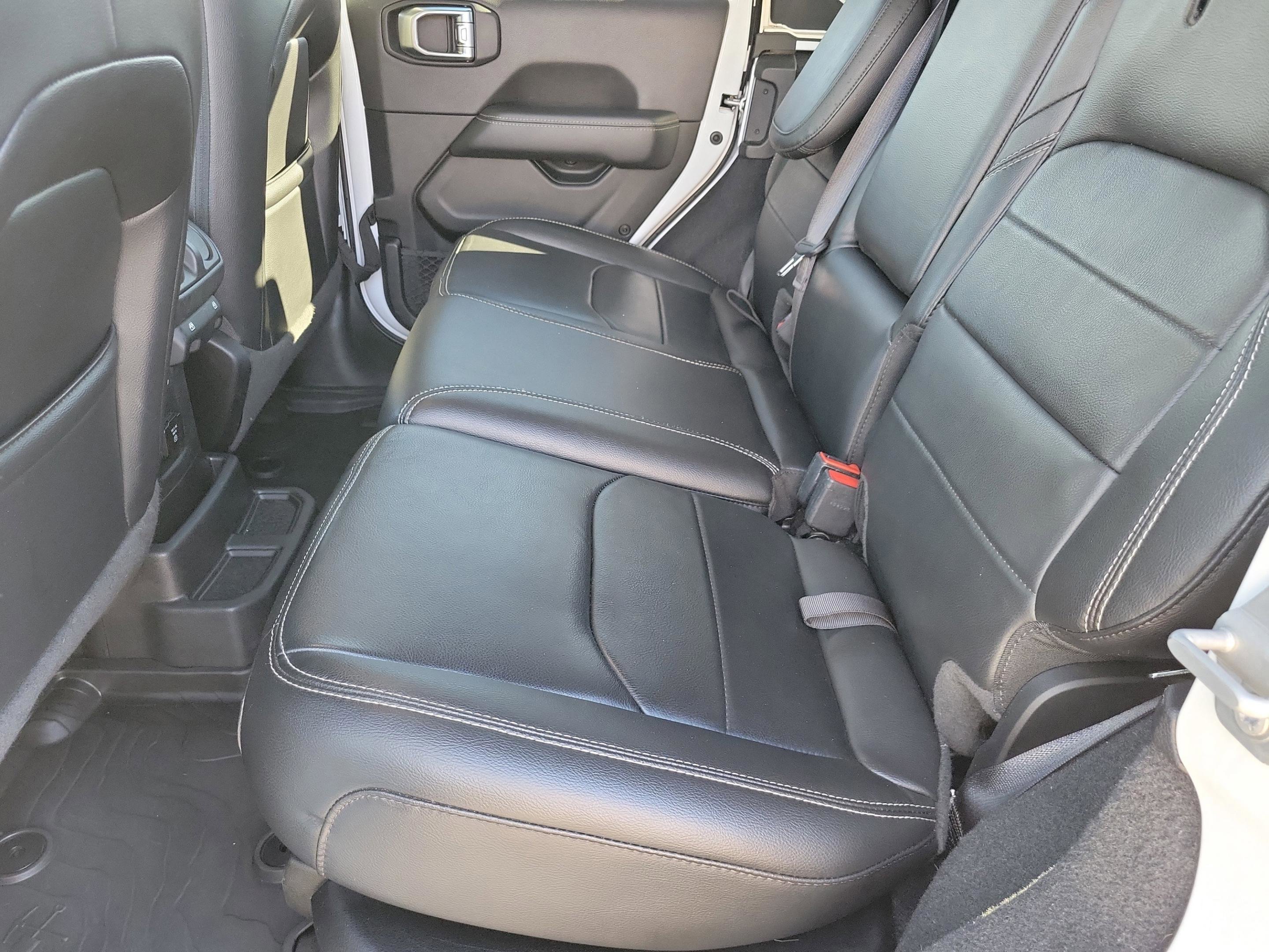 Used 2023 Jeep Wrangler Unlimited Sahara w/ Cold Weather Group image 21