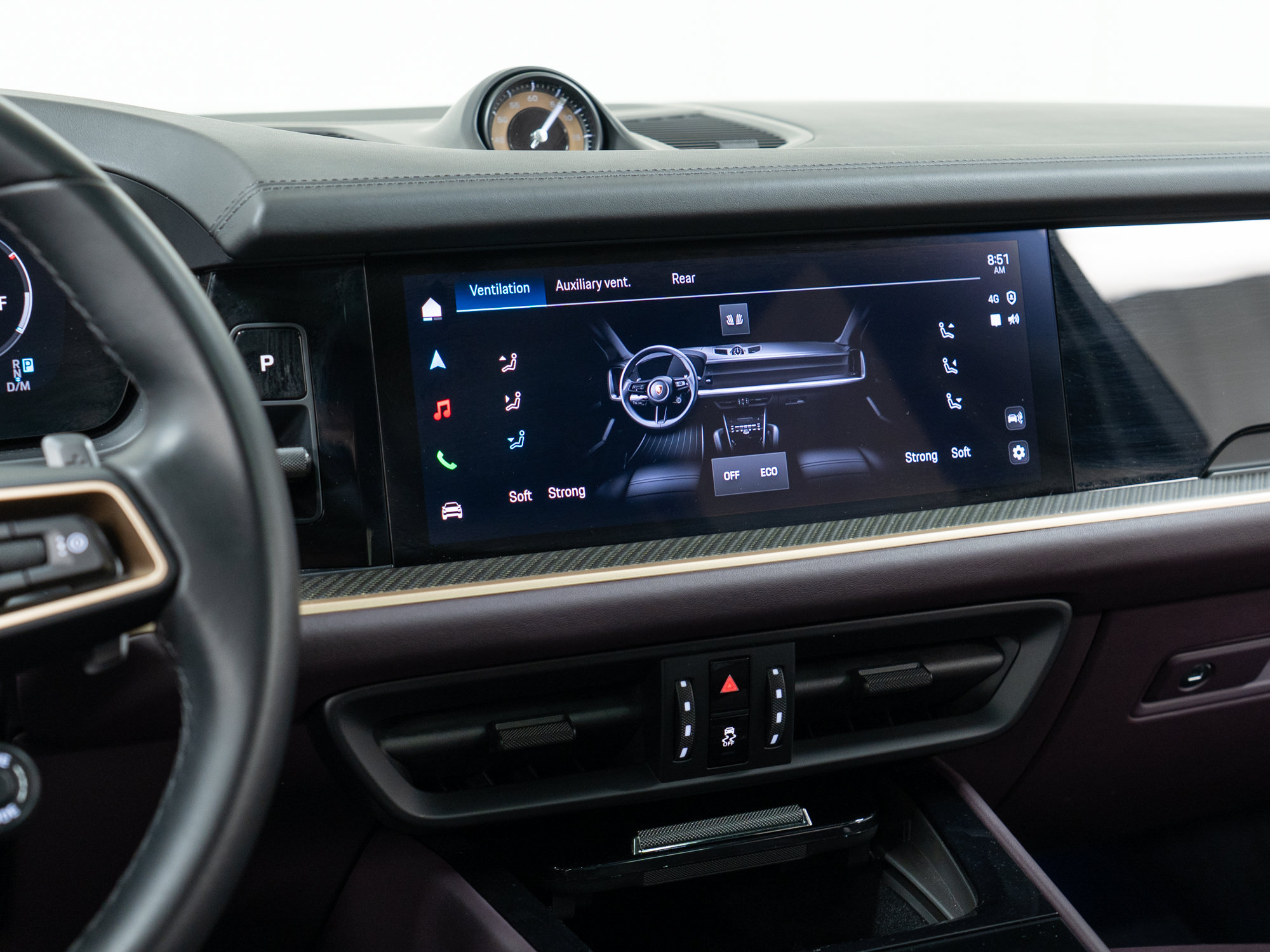 Certified 2024 Porsche Cayenne Coupe AWD/4WD image 25