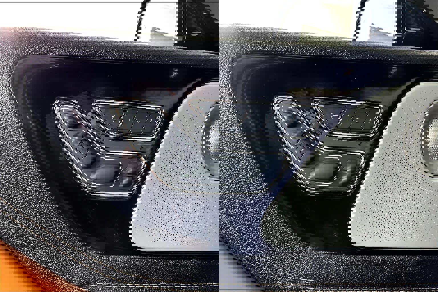 Used 2024 Lincoln Aviator Black Label w/ Jet Package image 32