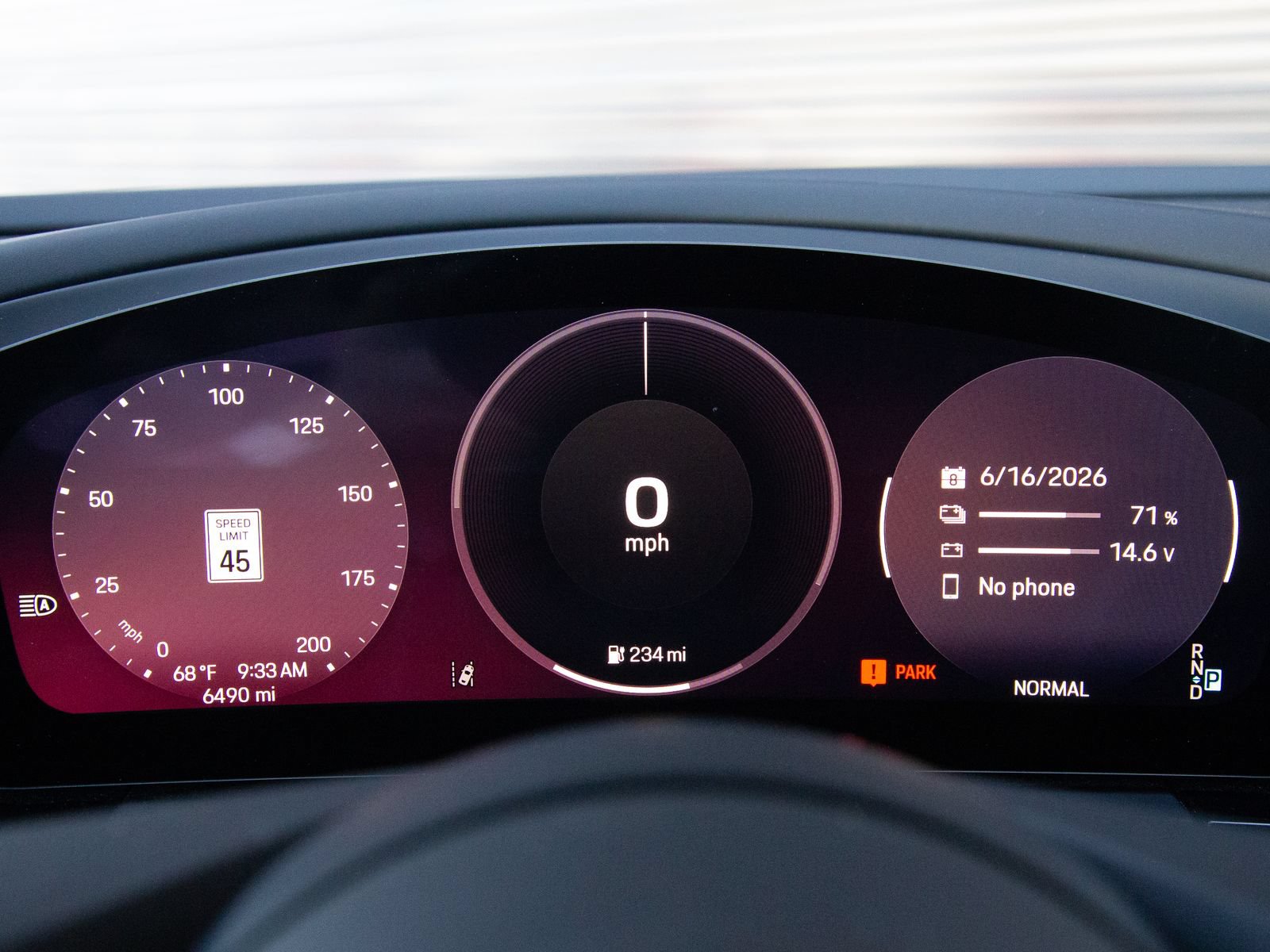 Certified 2025 Porsche Macan Electric RWD image 10