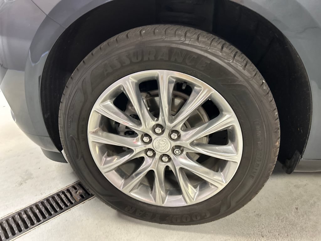 Used 2021 Buick Enclave Premium w/ Sun and Sites Package AWD/4WD image 9