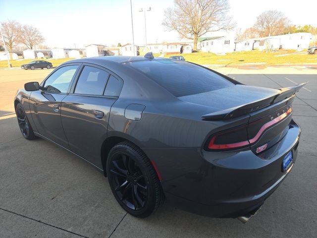 Used 2016 Dodge Charger SXT w/ Blacktop Package image 5