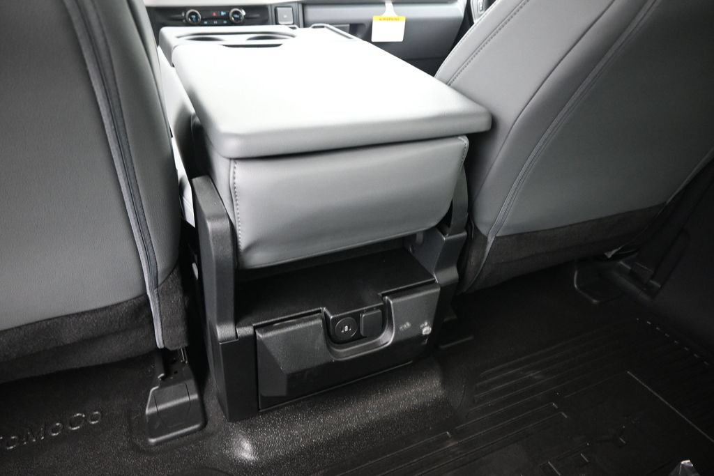 New 2026 Ford F350 XL w/ XL Chrome Package RWD image 17
