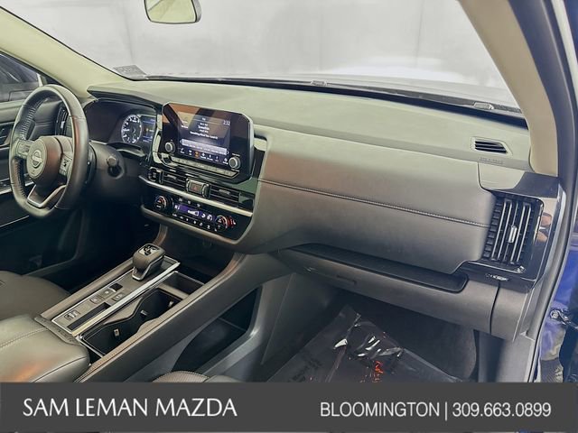 Used 2025 Nissan Pathfinder SV image 28