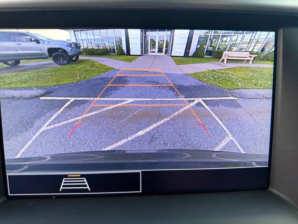 Used 2023 GMC Acadia SLE w/ Driver Convenience Package AWD/4WD image 20