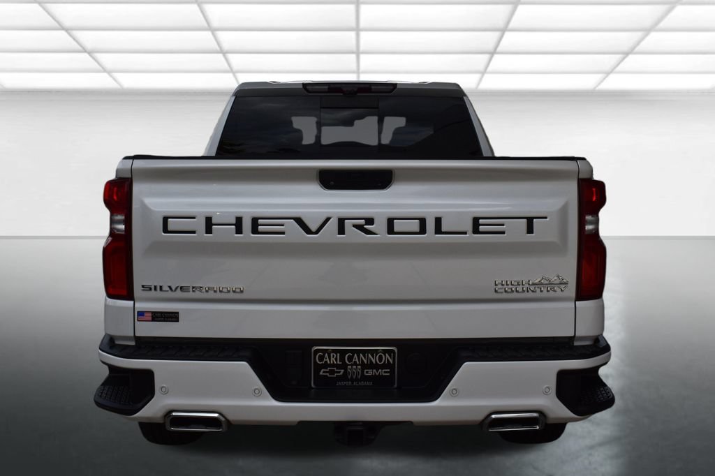 Used 2020 Chevrolet Silverado 1500 High Country w/ Technology Package AWD/4WD image 9