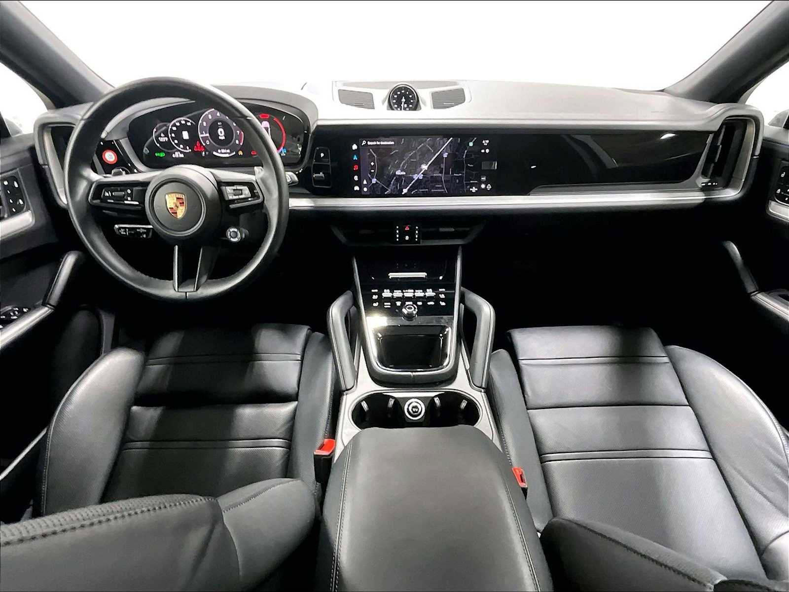 Used 2025 Porsche Cayenne Coupe image 17