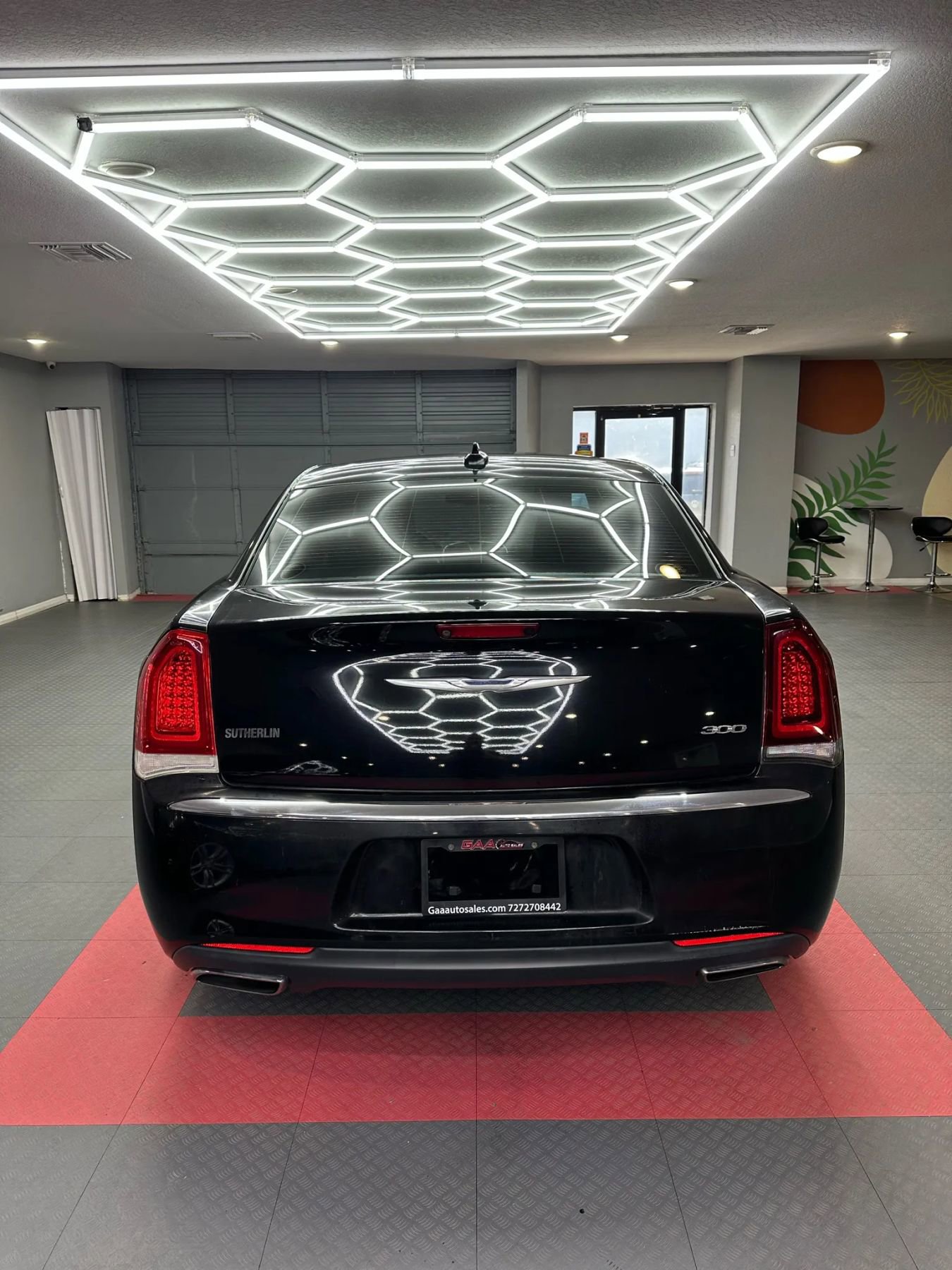 Used 2016 Chrysler 300 Limited image 5