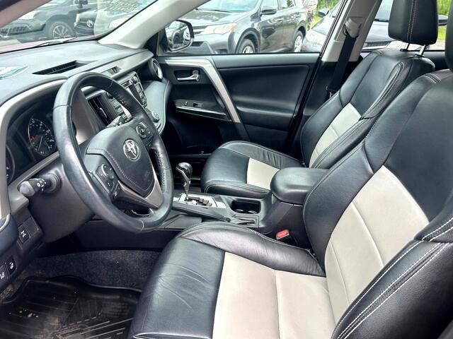 Used 2018 Toyota RAV4 XLE image 4