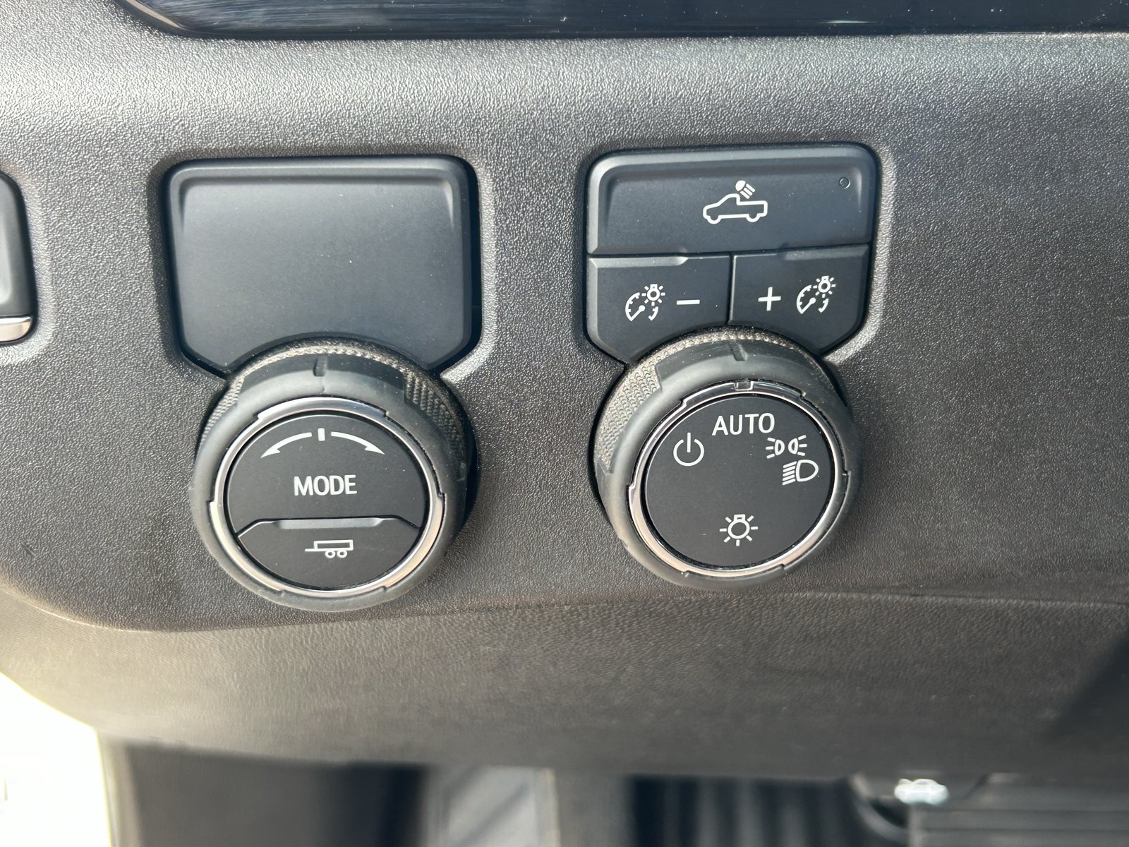 Certified 2025 Chevrolet Silverado 1500 LT RWD image 29