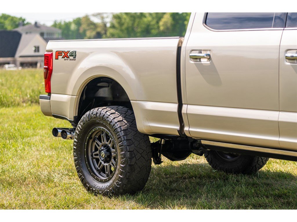 Used 2017 Ford F250 Platinum w/ Platinum Ultimate Package AWD/4WD image 9