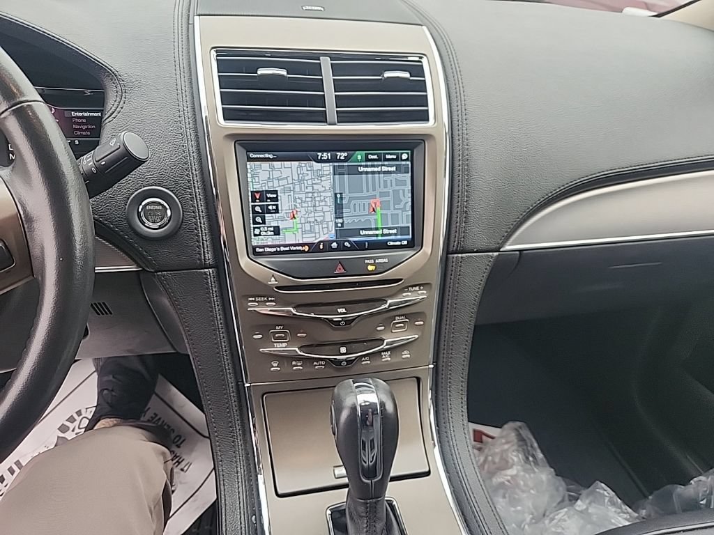 Used 2012 Lincoln MKX AWD image 23