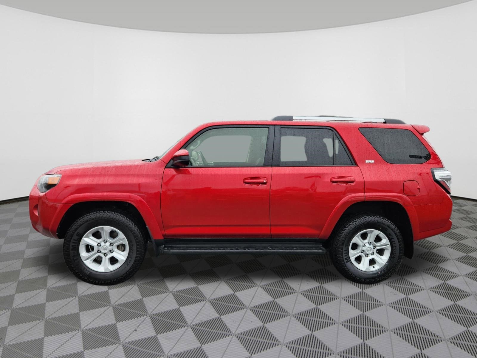 Used 2024 Toyota 4Runner SR5 AWD/4WD image 5