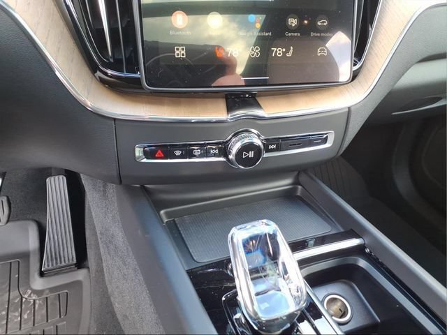 New 2026 Volvo XC60 T8 Plus w/ Protection Package Premier AWD/4WD image 23