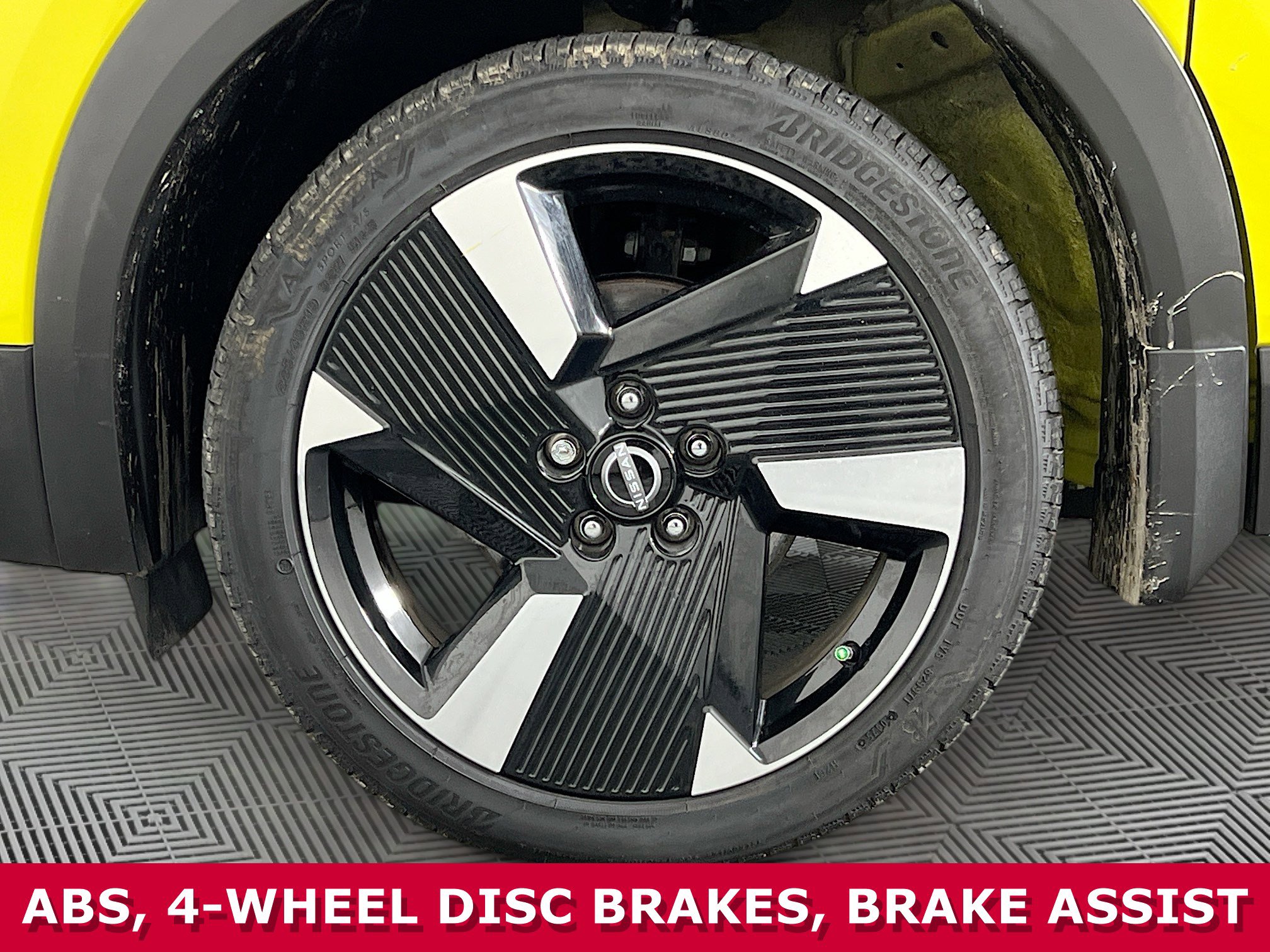 Used 2025 Nissan Kicks SR w/ SR Premium Package image 33