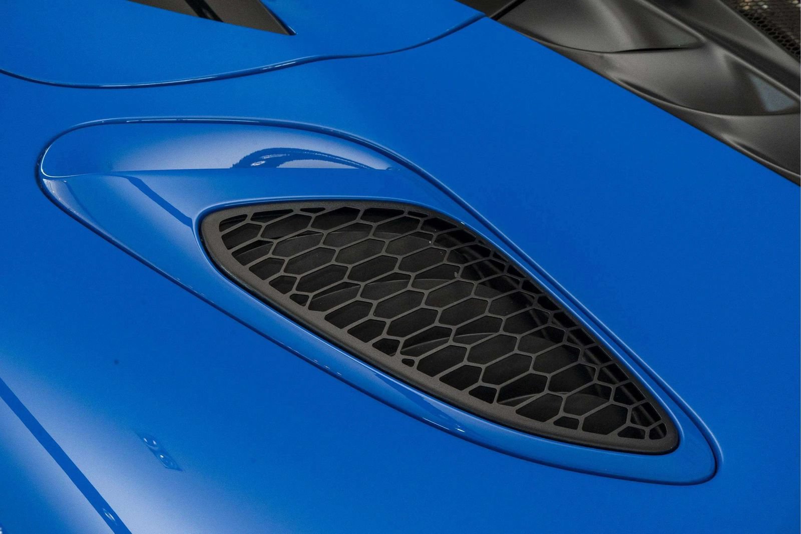 New 2026 McLaren Artura Spider RWD image 38