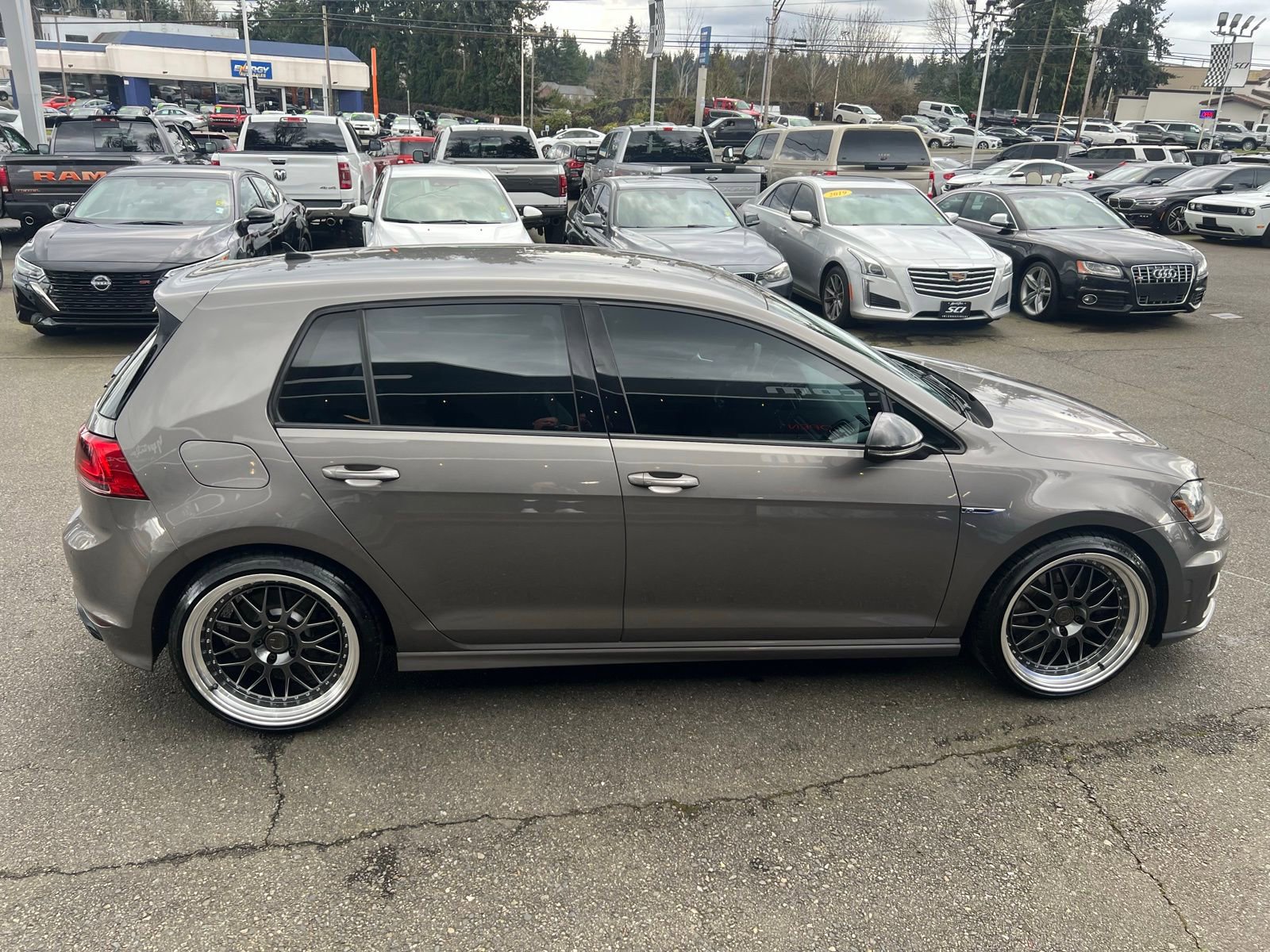 Used 2017 Volkswagen Golf R 4-Door AWD/4WD image 6