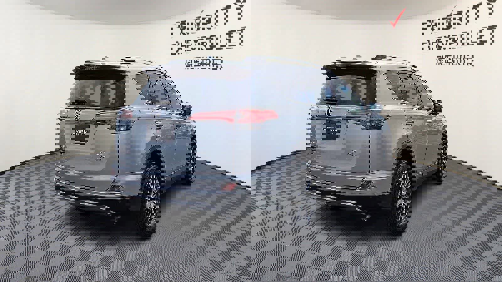 Used 2018 Toyota RAV4 XLE AWD/4WD image 8