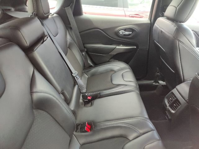 Used 2020 Jeep Cherokee Latitude Plus w/ Cold Weather Group FWD image 26