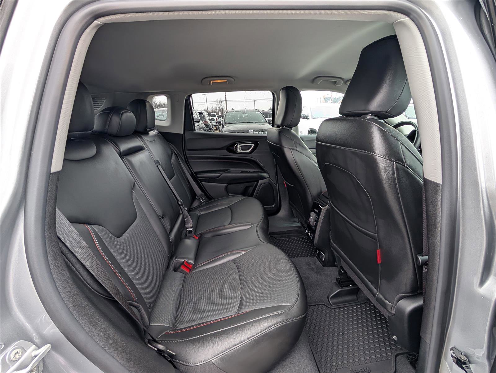 Used 2022 Jeep Compass Trailhawk w/ Trailhawk Elite Group image 12