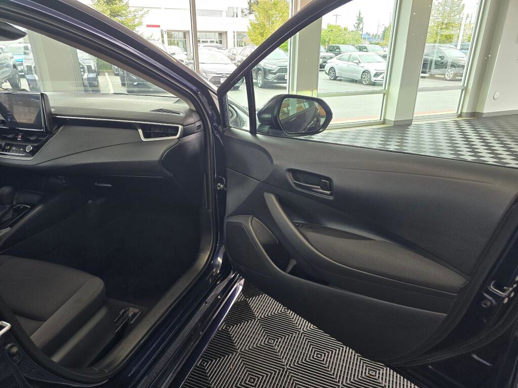 Used 2024 Toyota Corolla LE FWD image 40