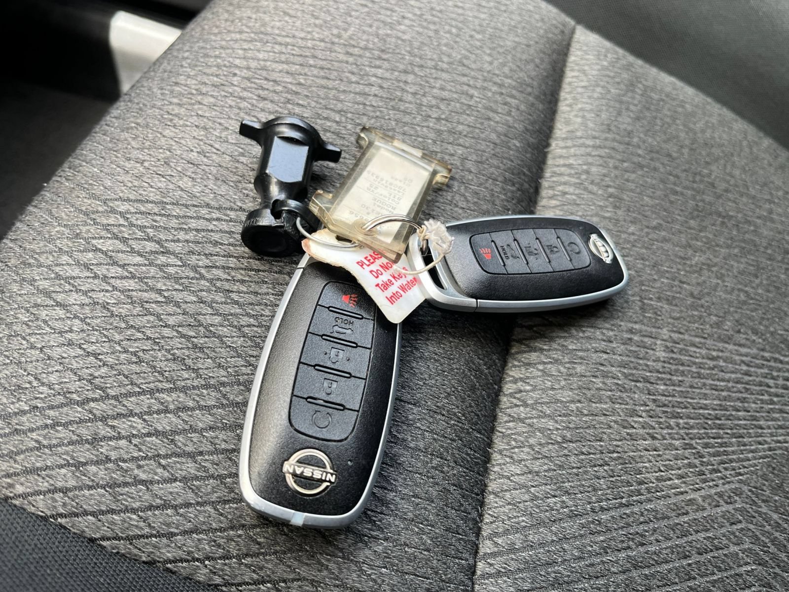 Used 2025 Nissan Rogue SV FWD image 21