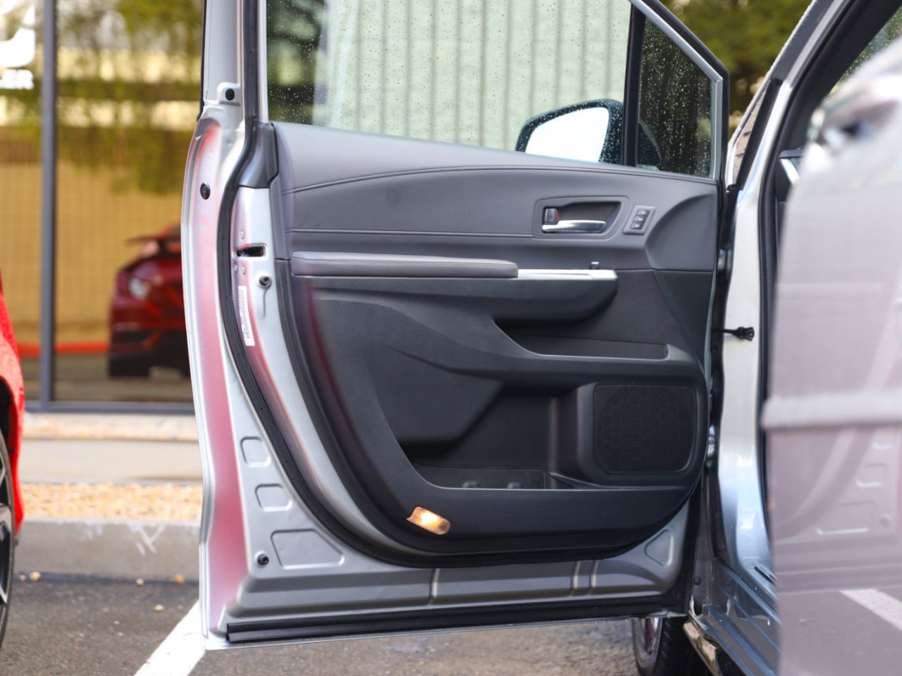 Used 2023 Toyota Sienna XSE image 34