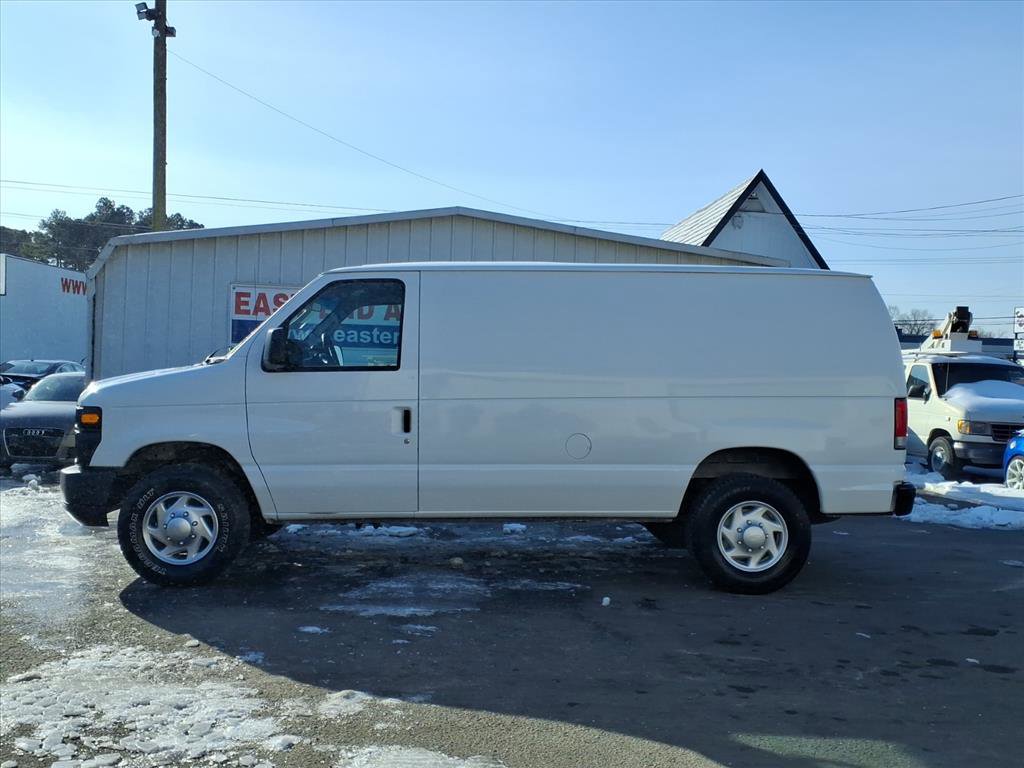 Used 2010 Ford E-250 and Econoline 250 RWD image 2