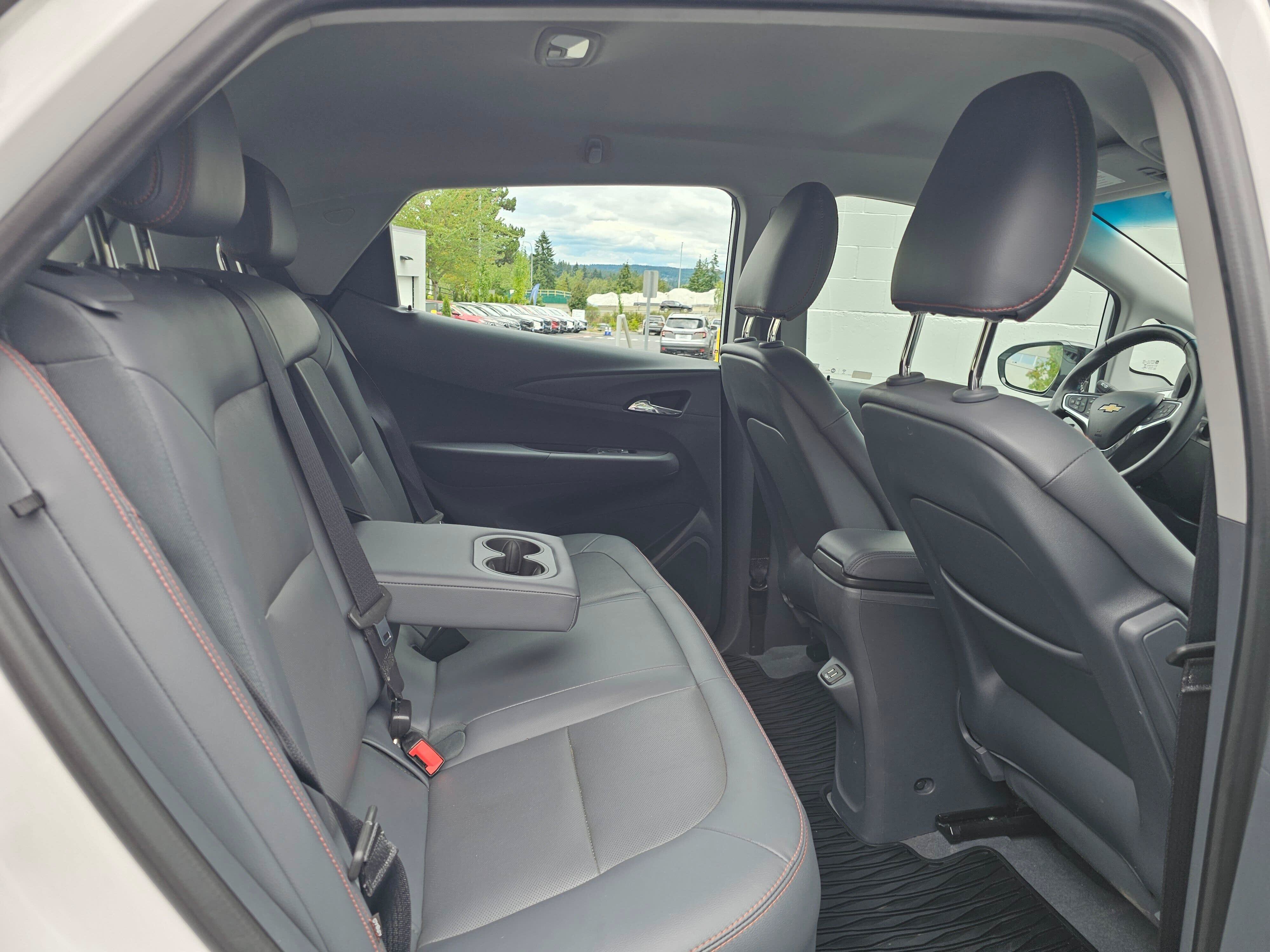 Used 2019 Chevrolet Bolt Premier w/ Infotainment Package FWD image 12