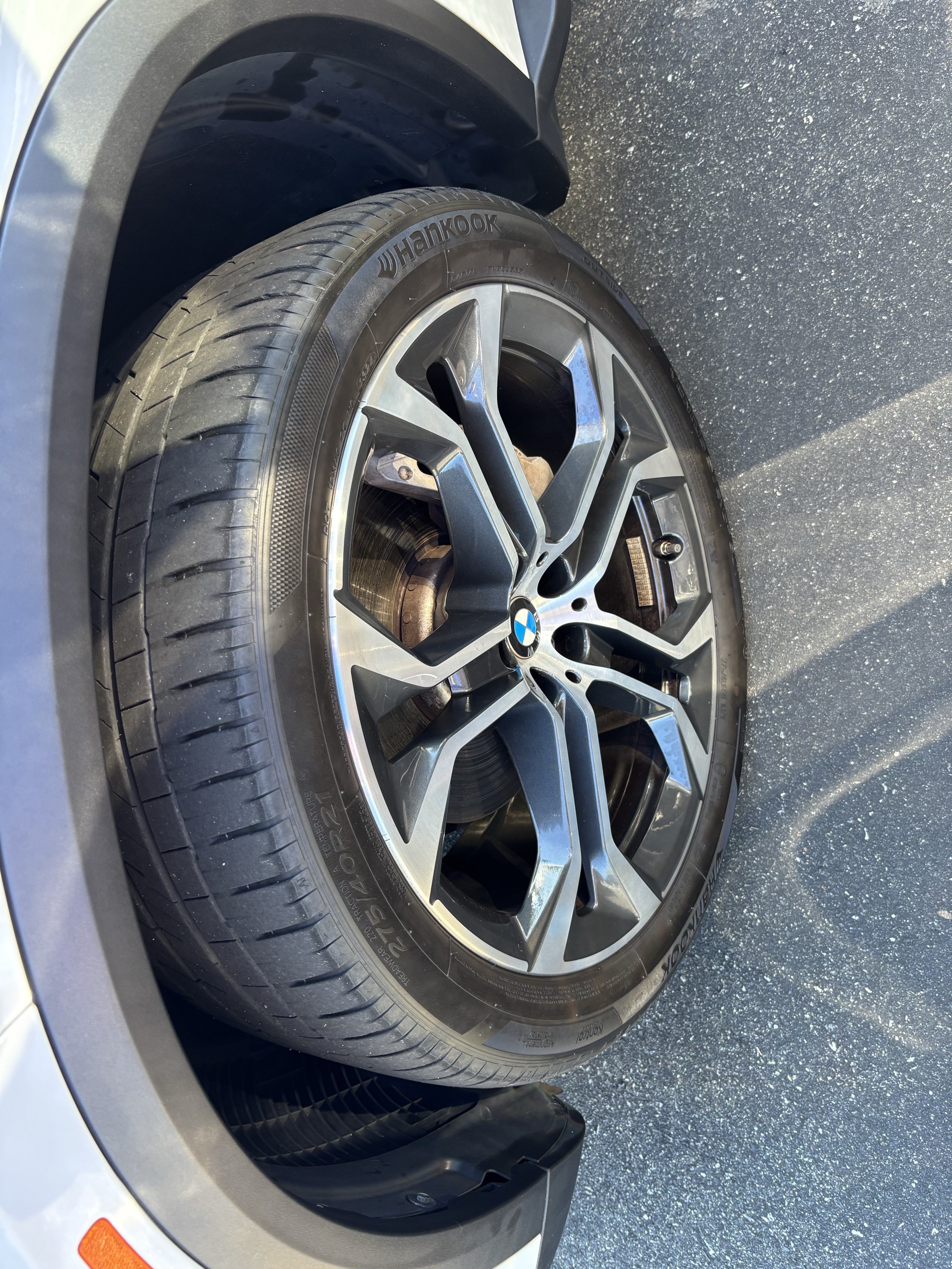 Certified 2025 BMW X5 sDrive40i w/ Premium Package RWD image 12