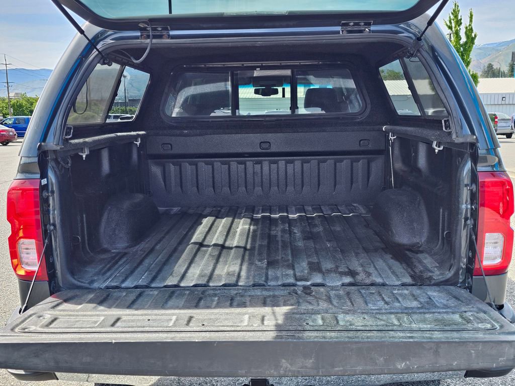 Used 2018 Chevrolet Silverado 1500 LTZ w/ LTZ Plus Package AWD/4WD image 17