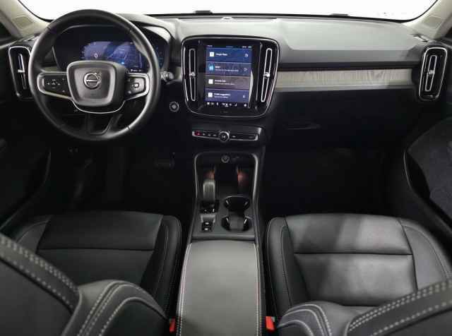 Certified 2025 Volvo XC40 B5 Core image 15