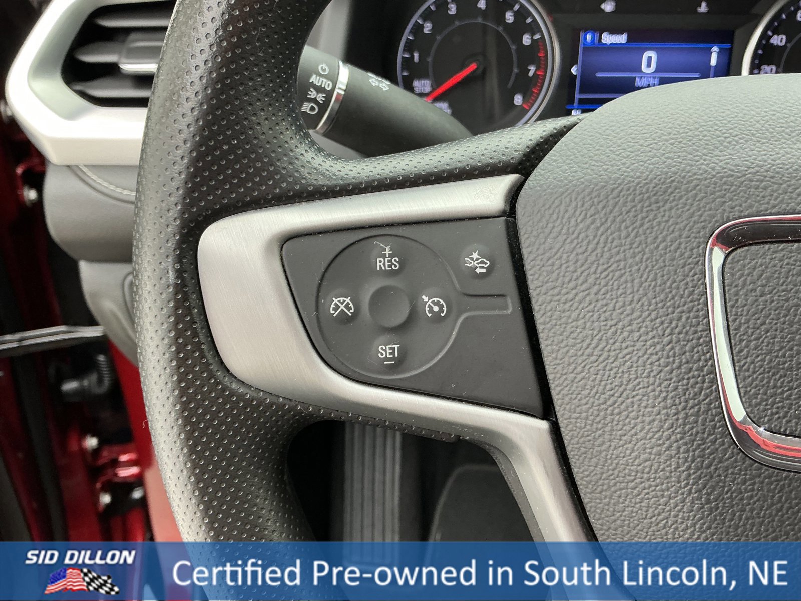 Used 2022 GMC Acadia SLE w/ Driver Convenience Package image 10