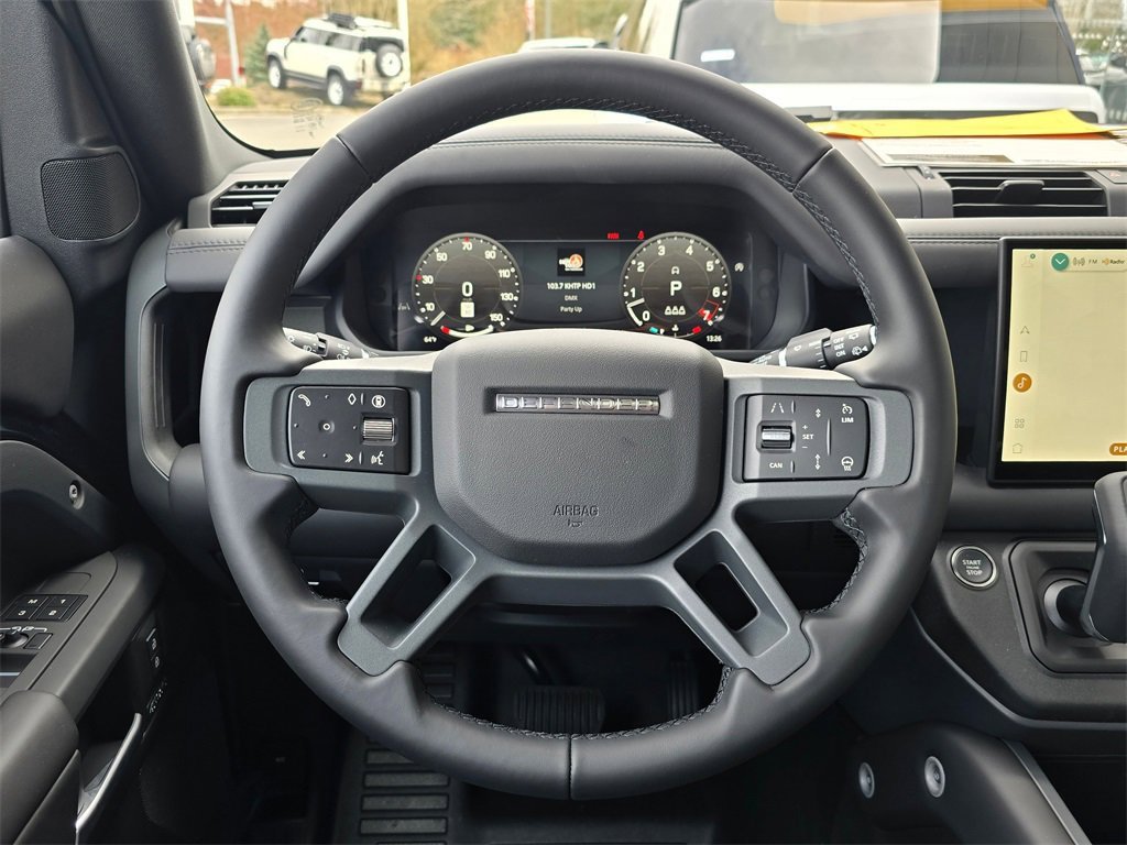 New 2025 Land Rover Defender 90 X-Dynamic SE image 10
