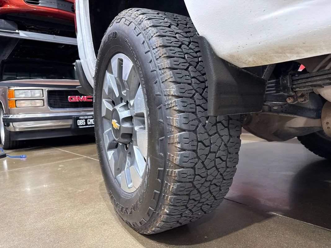 Used 2019 Chevrolet Silverado 2500 LT AWD/4WD image 92