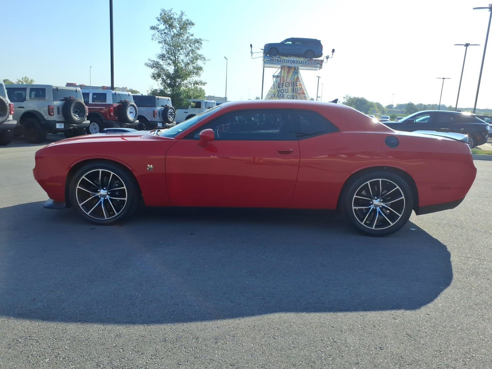 Used 2016 Dodge Challenger R/T Scat Pack RWD image 6